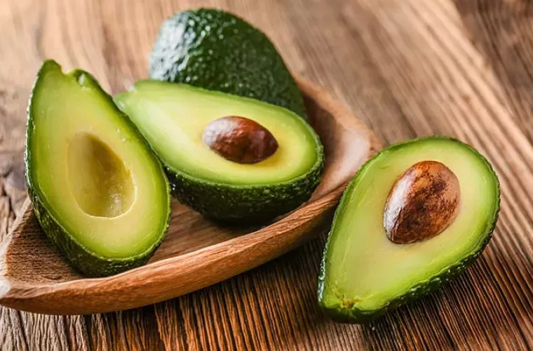 Почему полезно ежедневно есть авокадо